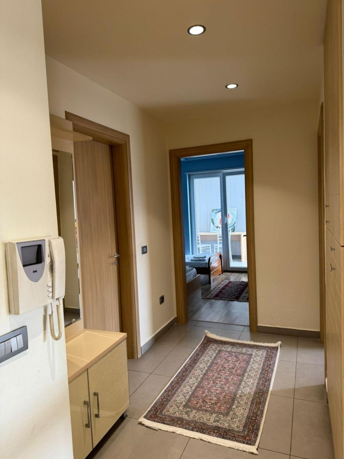 Diem Apartment Near Pazari I Ri Tirana Exterior photo