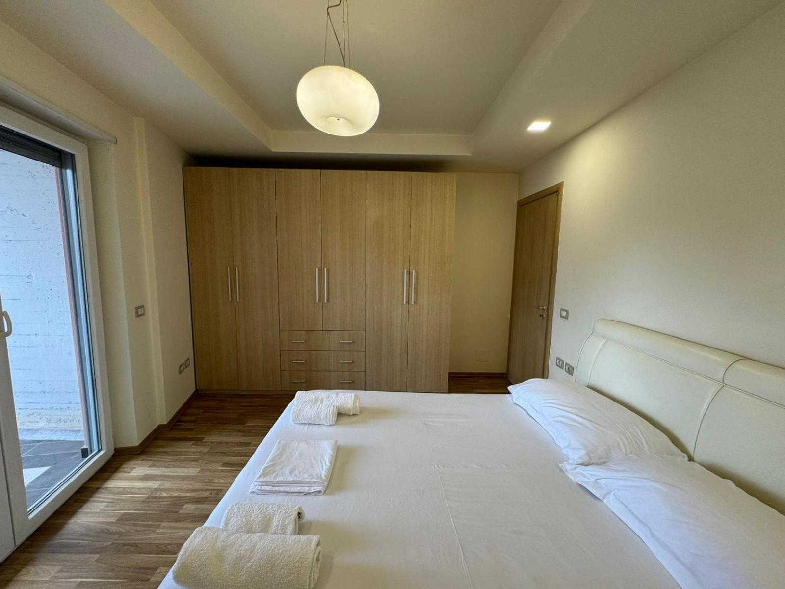 Diem Apartment Near Pazari I Ri Tirana Exterior photo